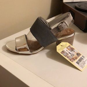 Toms Poppy Sandals in Shade/Silver
